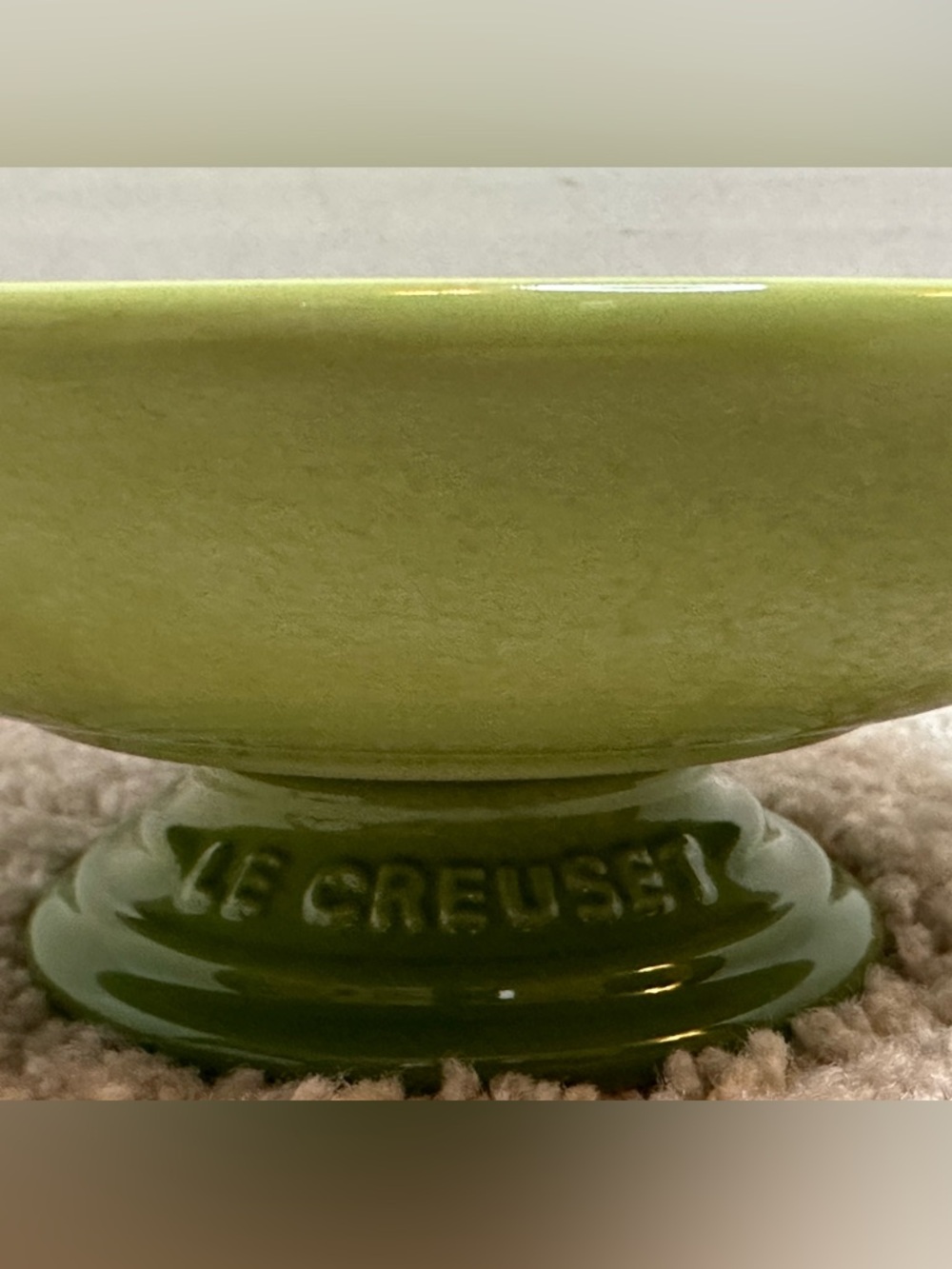 Le Creuset Lime Green Stoneware Pedestal Bowl, vintage - Picture 2 of 9